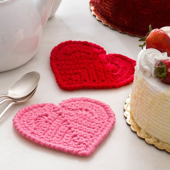 crochet heart coasters for valentines day 5