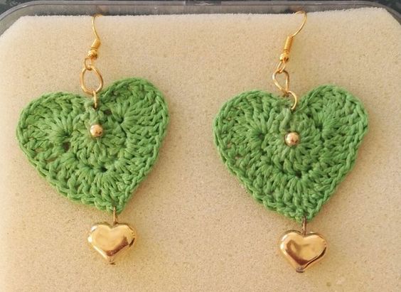 crochet heart earrings pattern 1