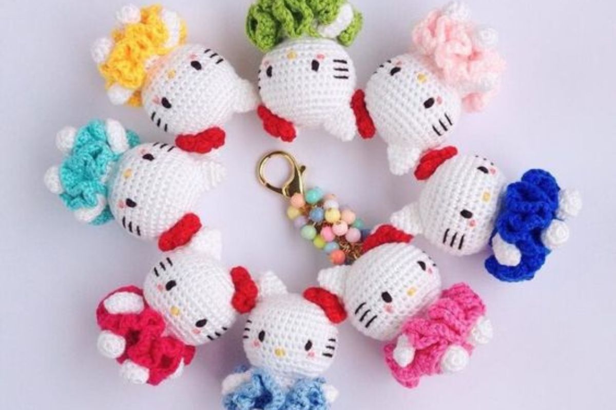 crochet hello kitty keychain 4