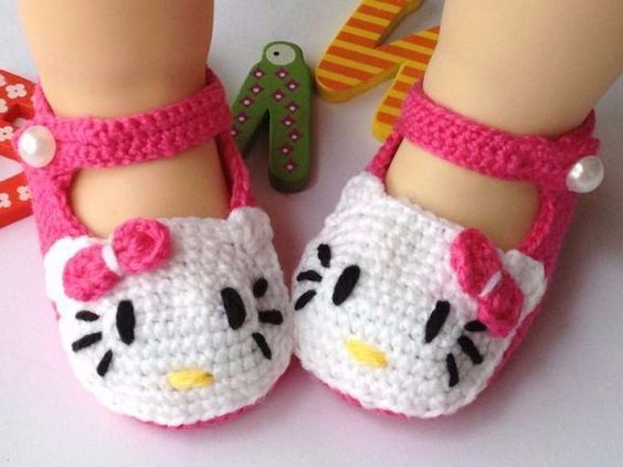 crochet hello kitty shoes for baby 1