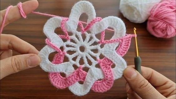 crochet interlaced petals flower 1