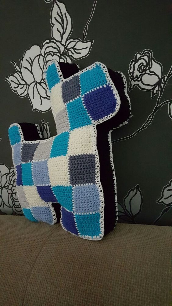 crochet patchwork pillow 7