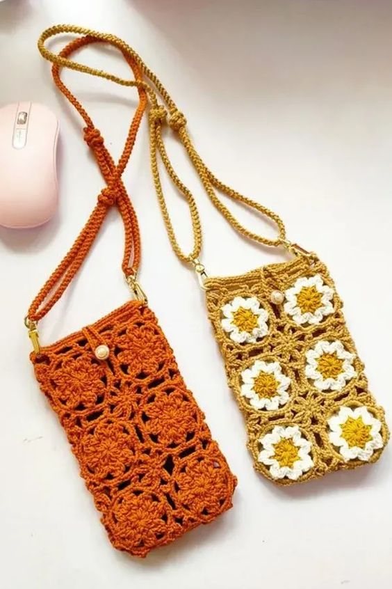 crochet phone holder models 4