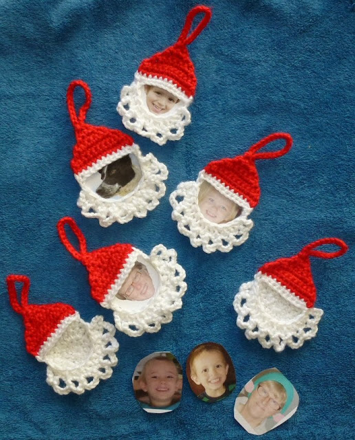 crochet santa frame ornament tutorial 1