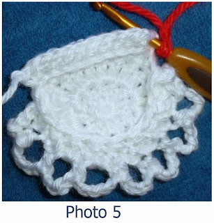 crochet santa frame ornament tutorial 3