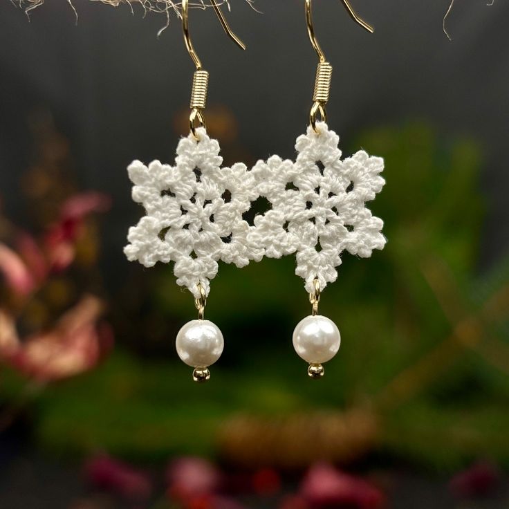 crochet snowflake earrings 2