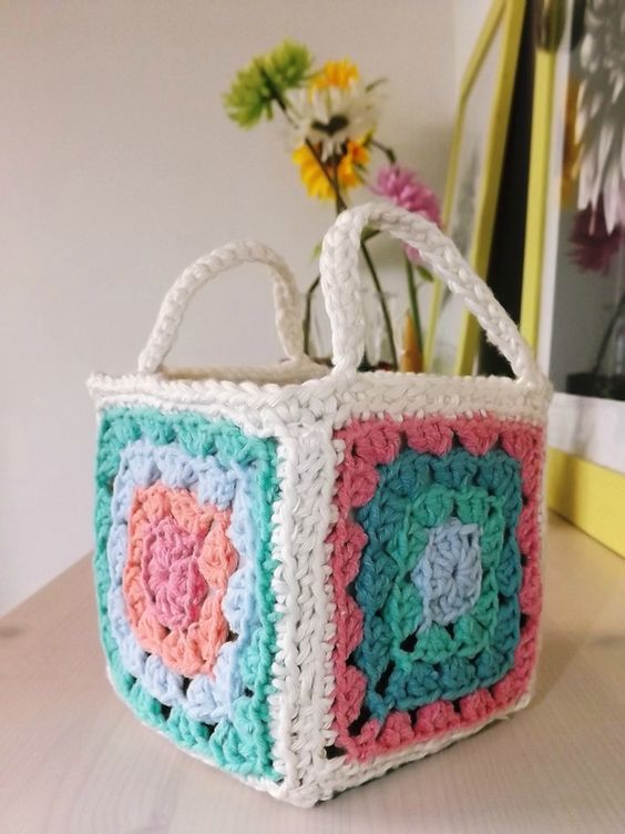 crochet square basket 4