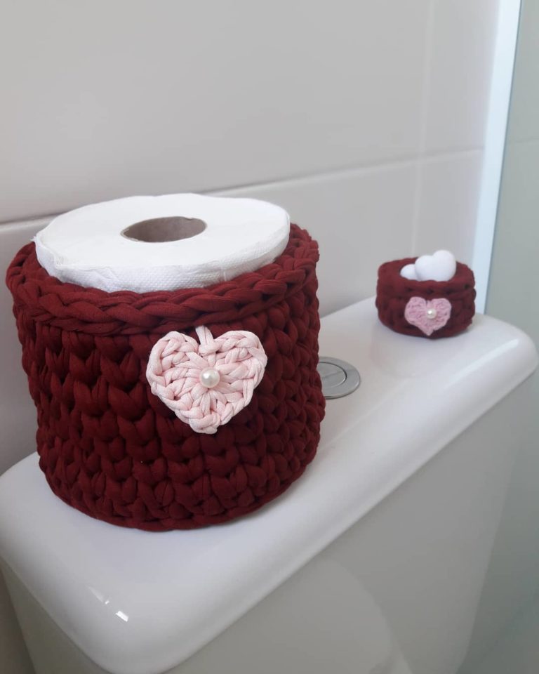 crochet toilet paper holder 11