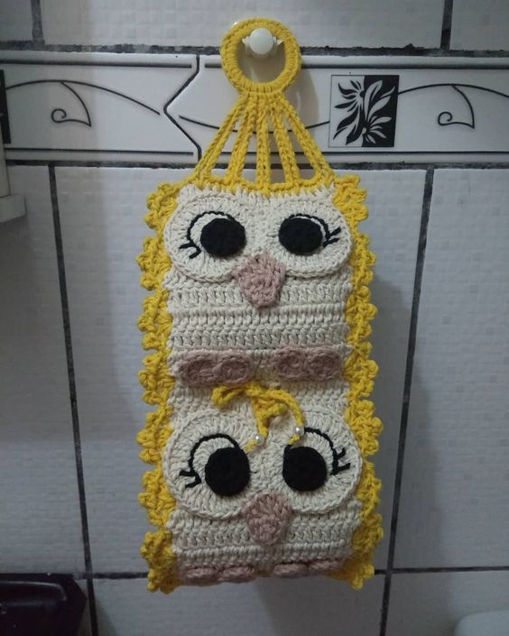 crochet toilet paper holder 9