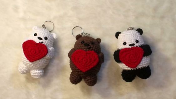 crochet valentines day keychain ideas 6