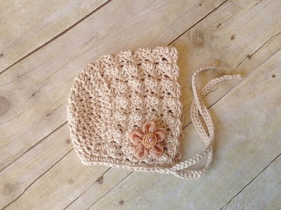 crocheted bonnet for a newborn 3