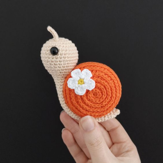 diy crochet snail 4