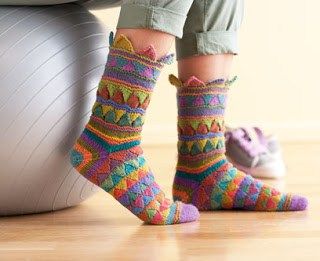 diy rainbow patch knitted socks 4