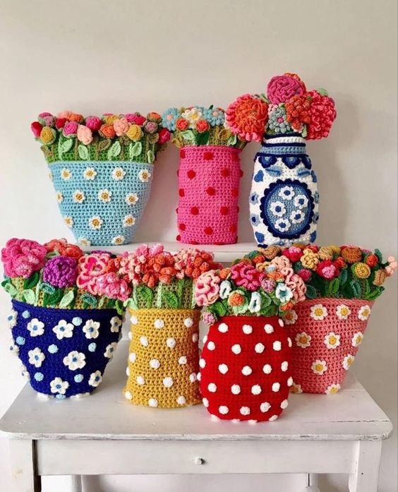 dots crochet flower vases 2