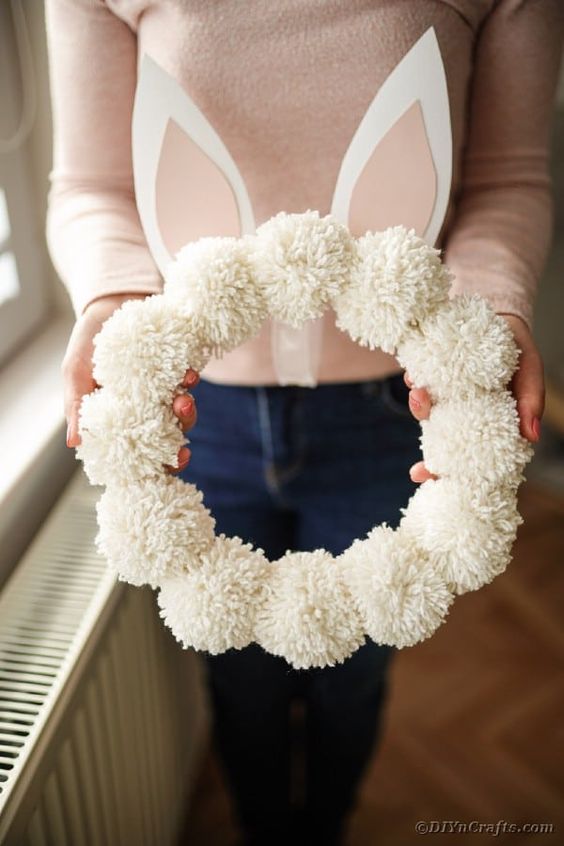 easter decoration with pom poms 3