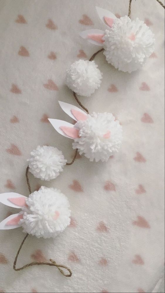 easter decoration with pompoms 13