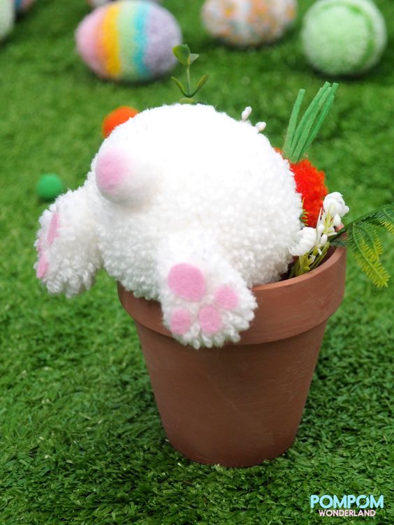 easter decoration with pompoms 14