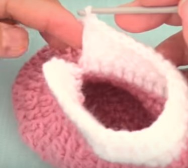 easy crochet baby shoes step by step 5