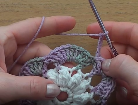 easy crochet flower tutorial video 2