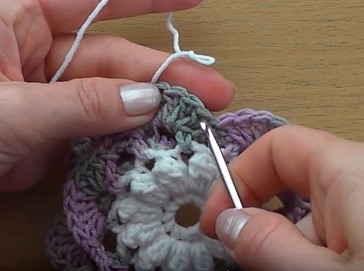 easy crochet flower tutorial video 3
