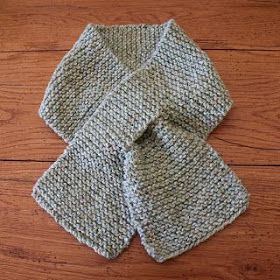 easy keyhole knit scarf for beginners 3