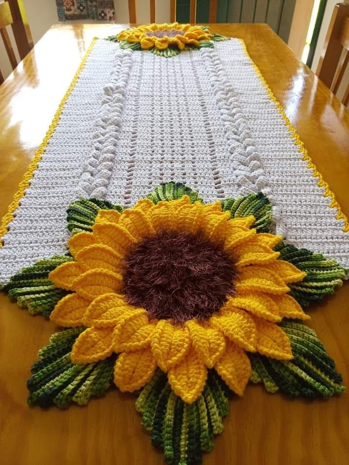 floral crochet table runner 10
