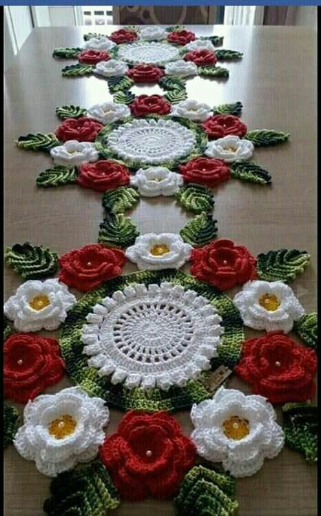 floral crochet table runner 3