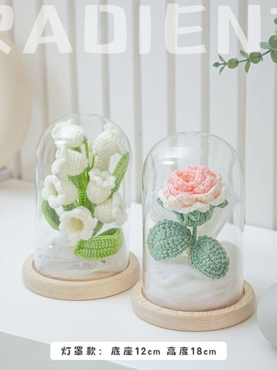 glass domes with crochet flowers 5