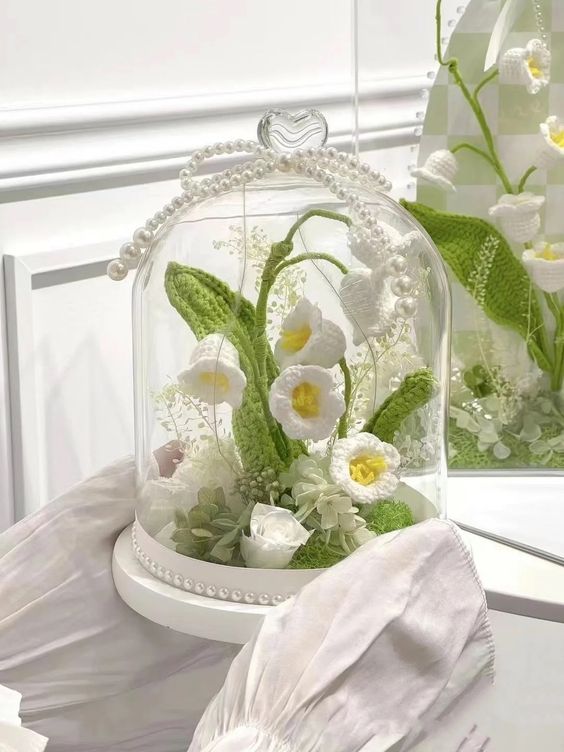 glass domes with crochet flowers 8
