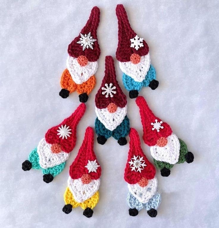 gnome ornaments with crochet hearts 5