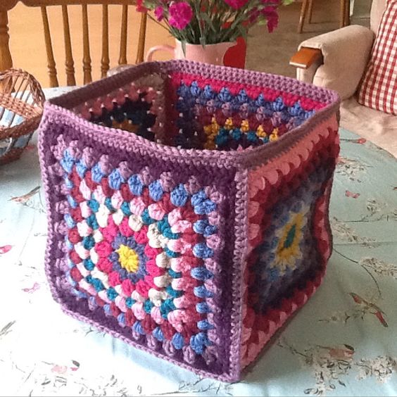 granny square baskets ideas 4
