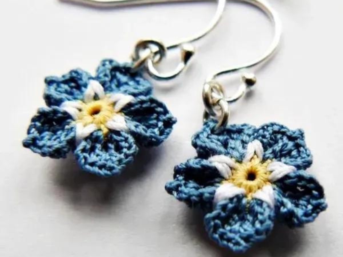 graphics of crochet earrings with flowers