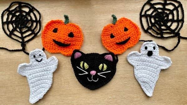 halloween crochet chain 10