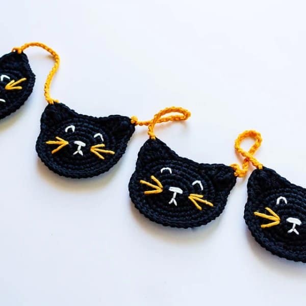 halloween crochet chain 6