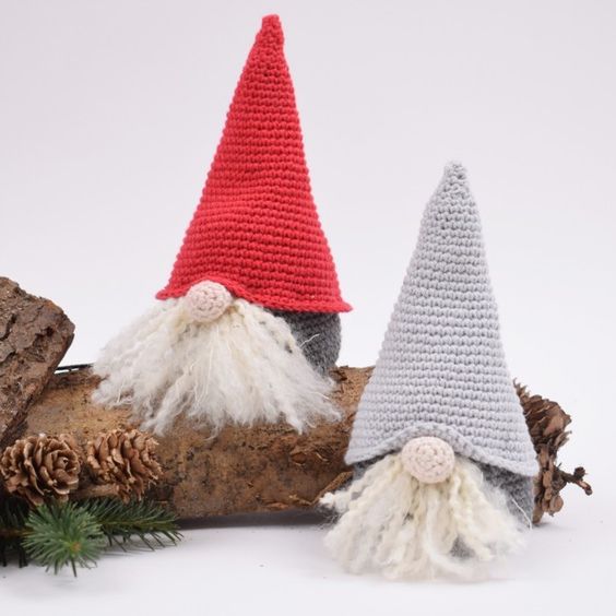 how to crochet a christmas gnome 3
