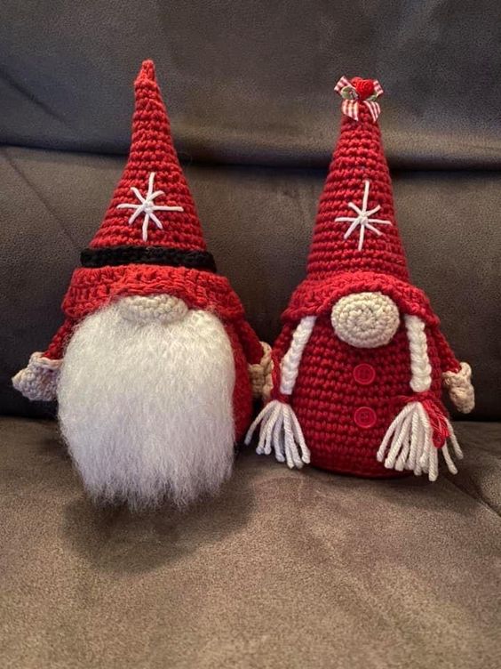 how to crochet a christmas gnome