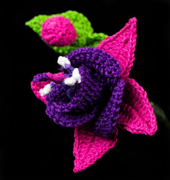how to crochet a fuchsia flower 2