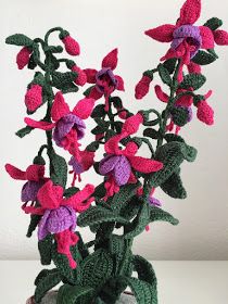 how to crochet a fuchsia flower