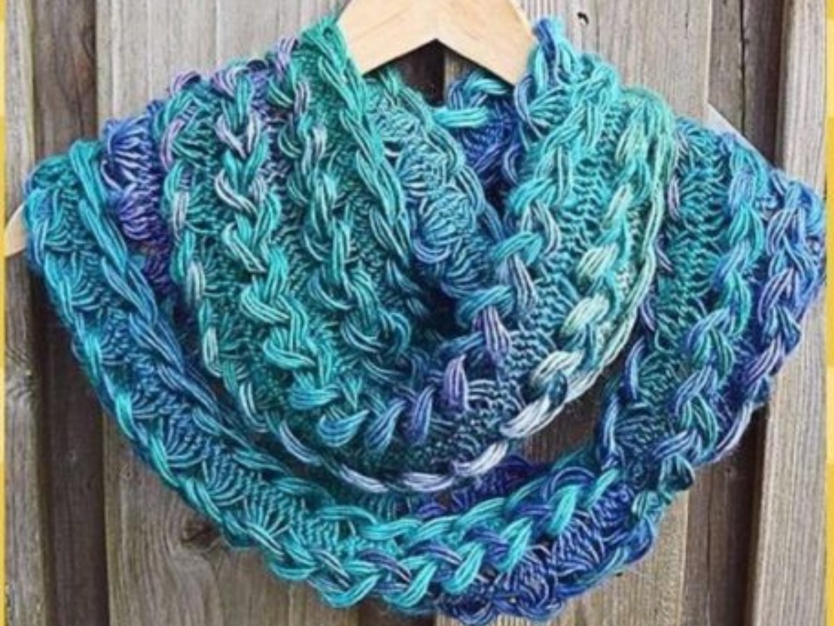 Hairpin lace deals infinity scarf