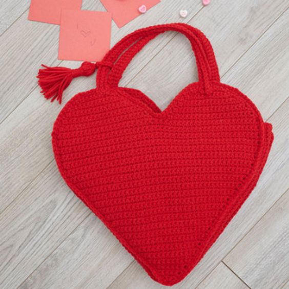 how to crochet a heart purse 1