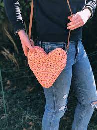 how to crochet a heart purse 2