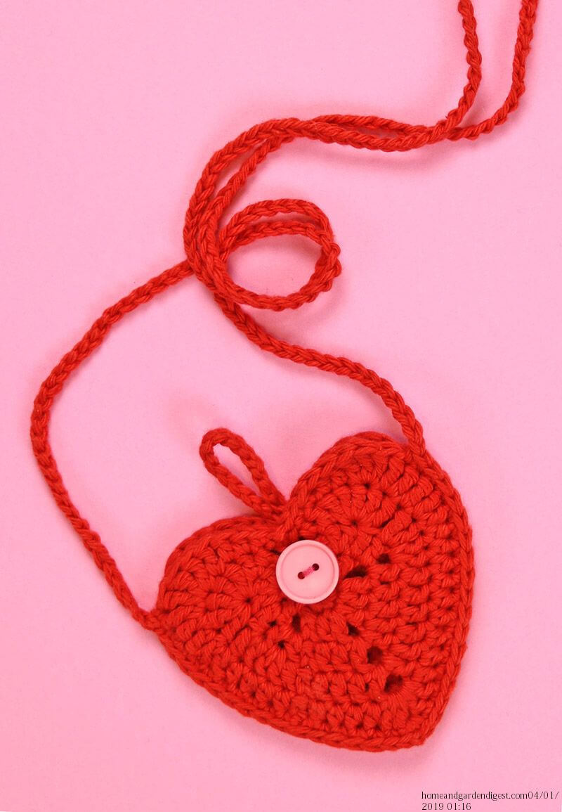 how to crochet a heart purse 3