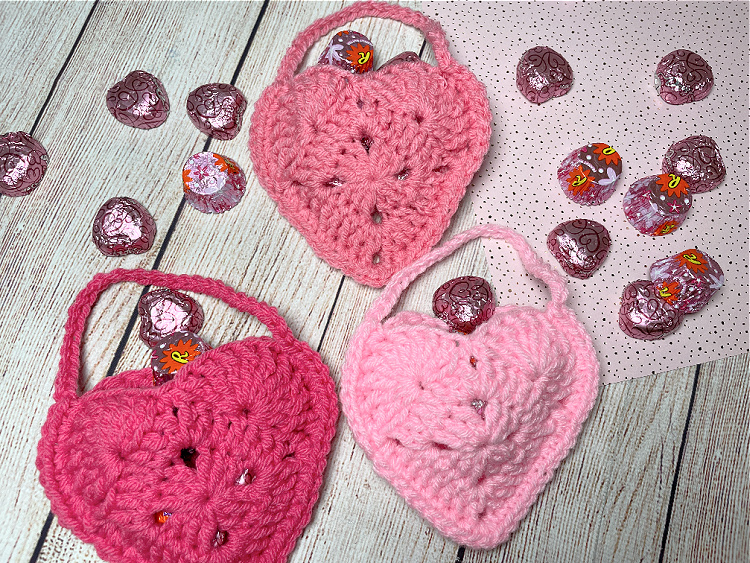 how to crochet a heart purse 8