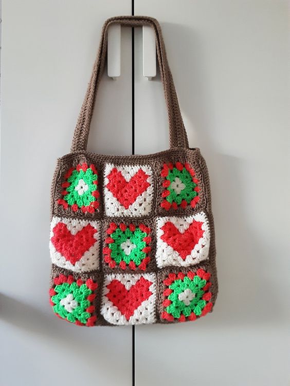 how to crochet a heart purse 9
