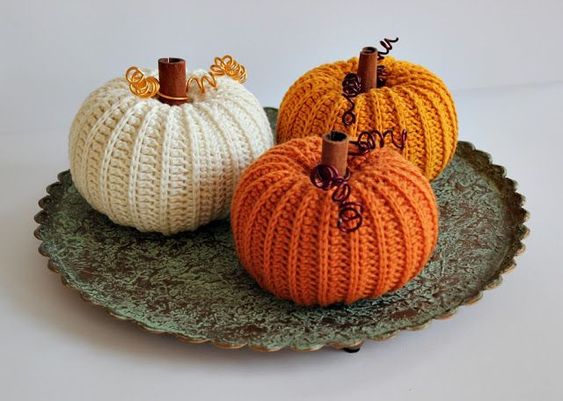 how to crochet a pumpkin 3