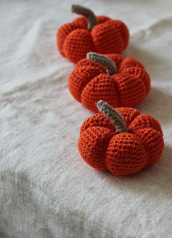how to crochet a pumpkin 7