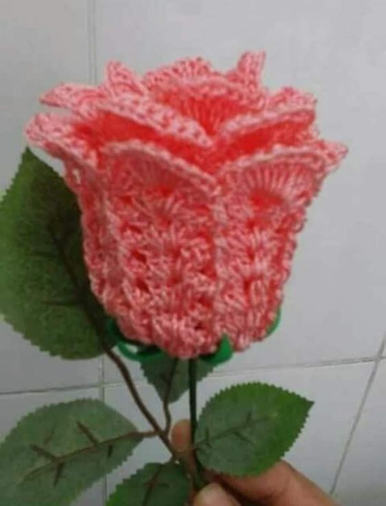 how to crochet a rose