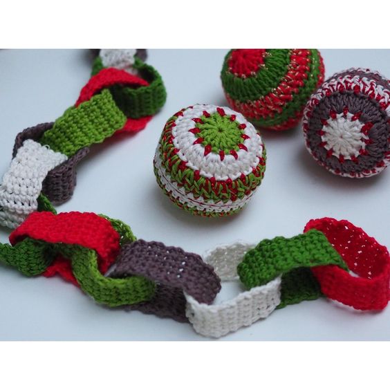 how to crochet chains for christmas 1