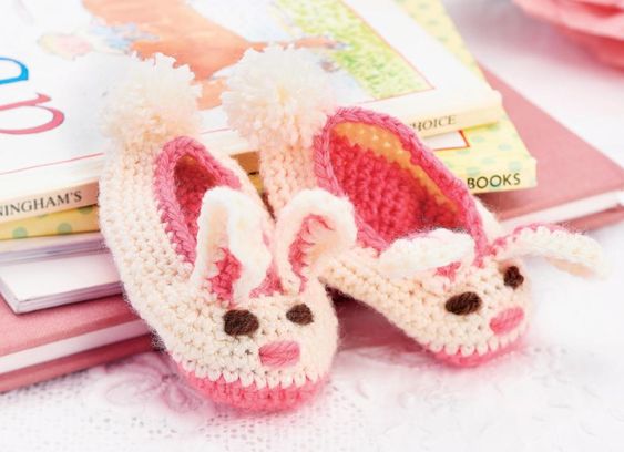 how to make crochet bunny baby shoes 3