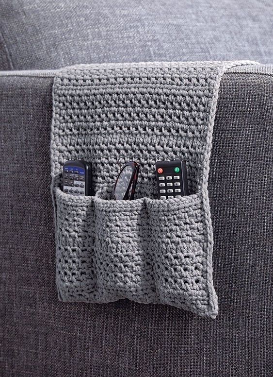 knit crochet remote caddy 4